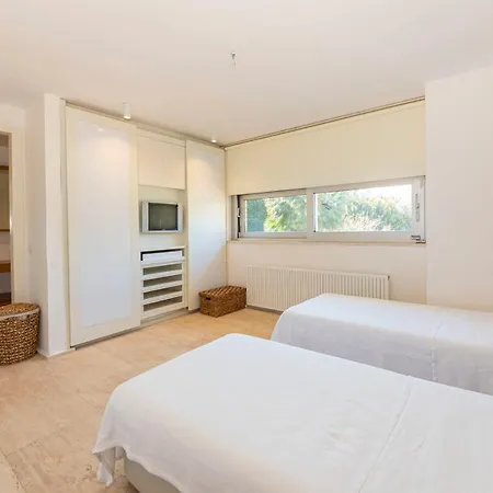 Glorious Villa With Jacuzzi, Sauna And Private Pool In Bodrum, Mugla