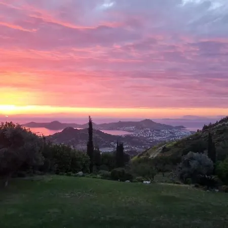 Glorious Villa With Jacuzzi, Sauna And Private Pool In Bodrum, Mugla * Yalıkavak